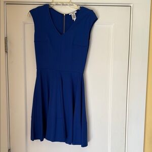 Elegant Blue V-Neck Dress
